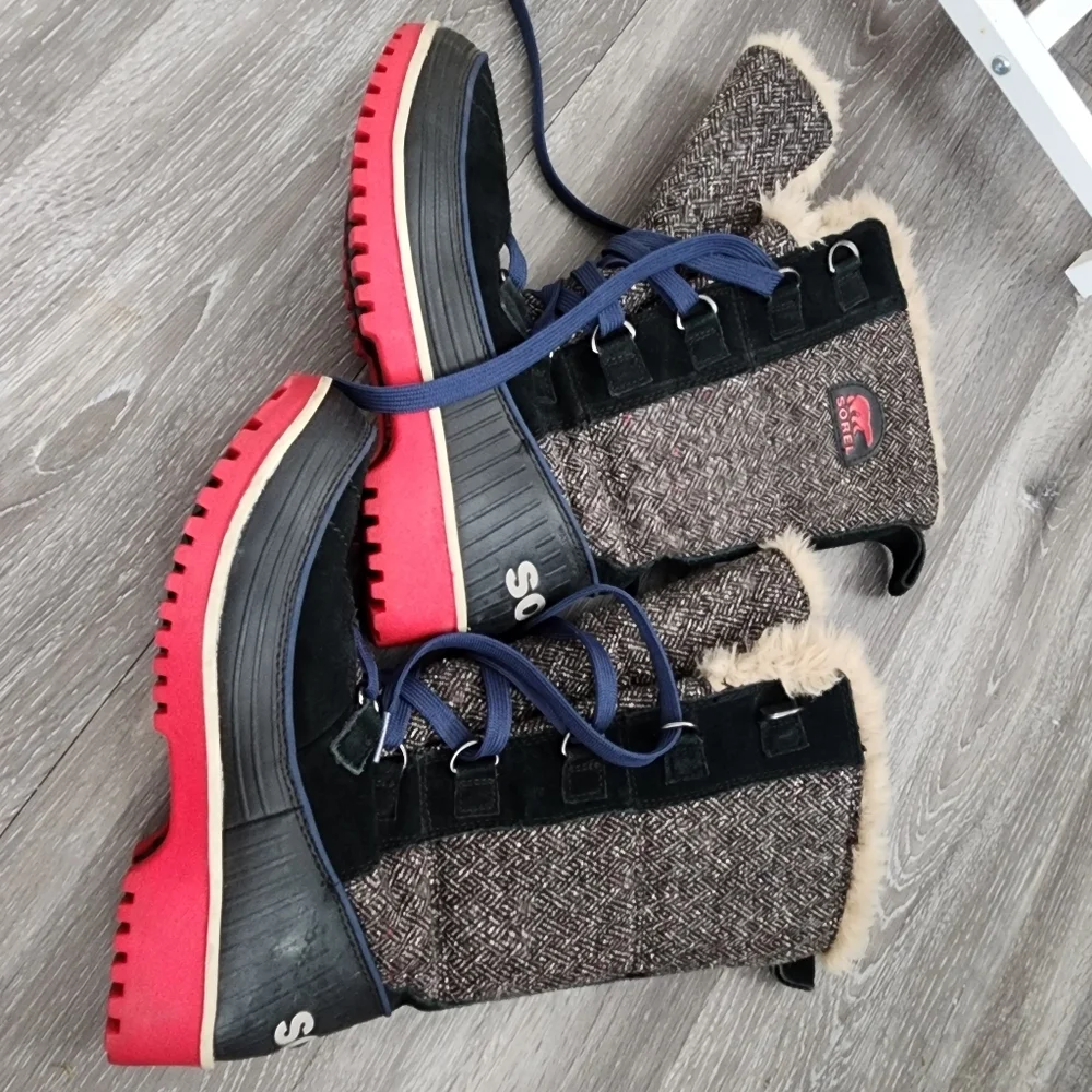 Sorel Tivoli II high herringbone snow boots Size 7